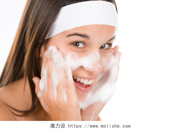 青少年问题皮肤护理-女人洗脸面部清洁脸部